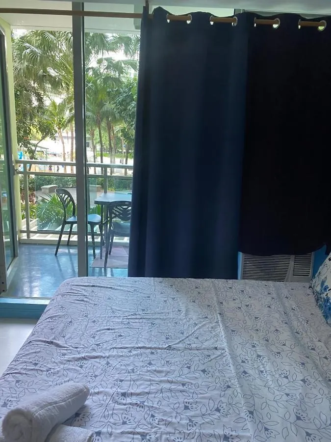 Azure Deluxe Beachview Manila Apartment