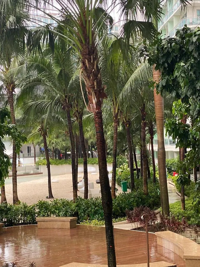 Azure Deluxe Beachview Manila 0*,
