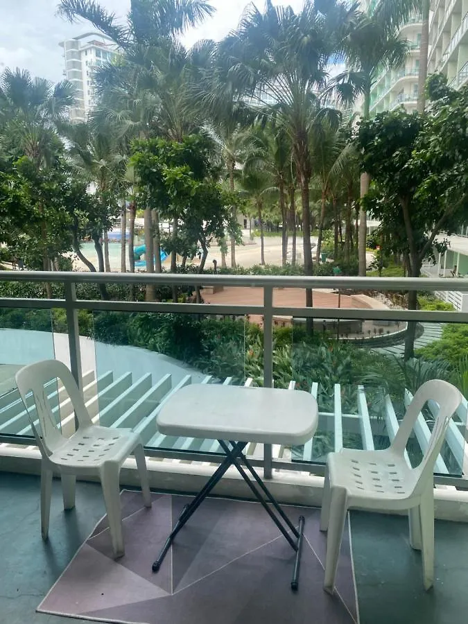 Azure Deluxe Beachview Manila Apartment